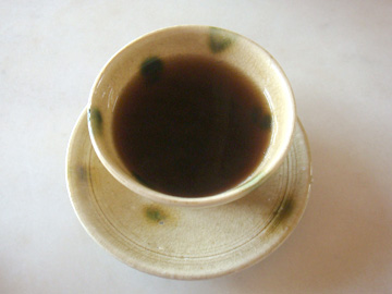 七飯町　大沼　ニーヨル　黒煎り玄米茶