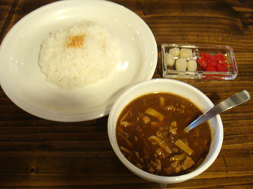 函館 大手町 ハルジョオン・ヒメジョオン きのこと鶏ひき肉のカレー