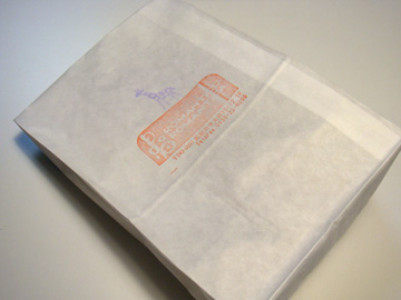 函館　弁天町　ロマンティコロマンティカ　ロマロマ　テイクアウトの包み紙