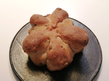 ワッカ　wakka　函館　パン　美原　くるみパン
