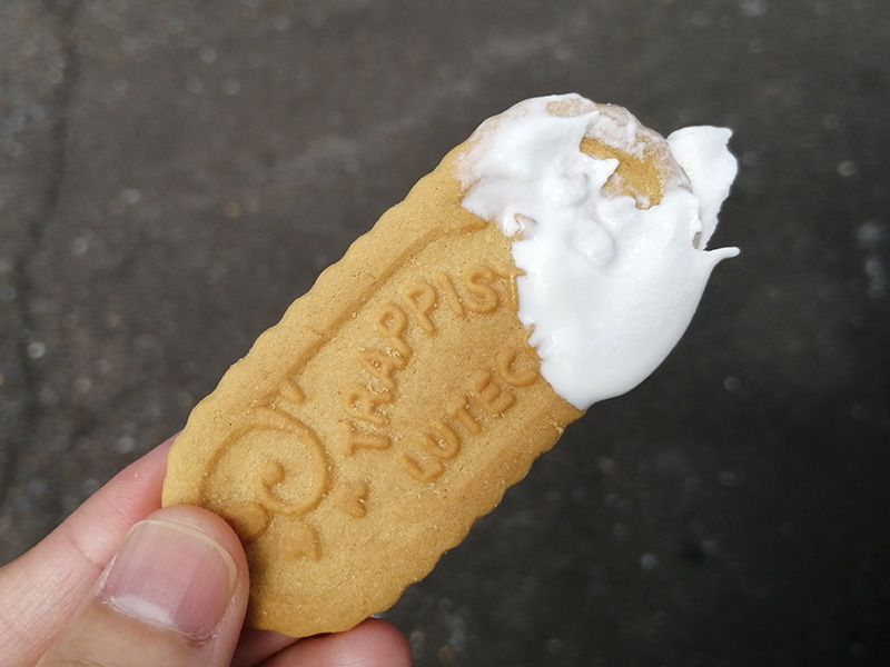 トラピスト修道院　ソフトクリーム　トラピストクッキー